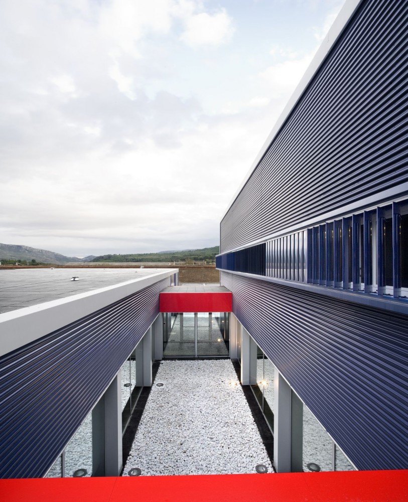 Montblanc Police Station / taller 9s arquitectes