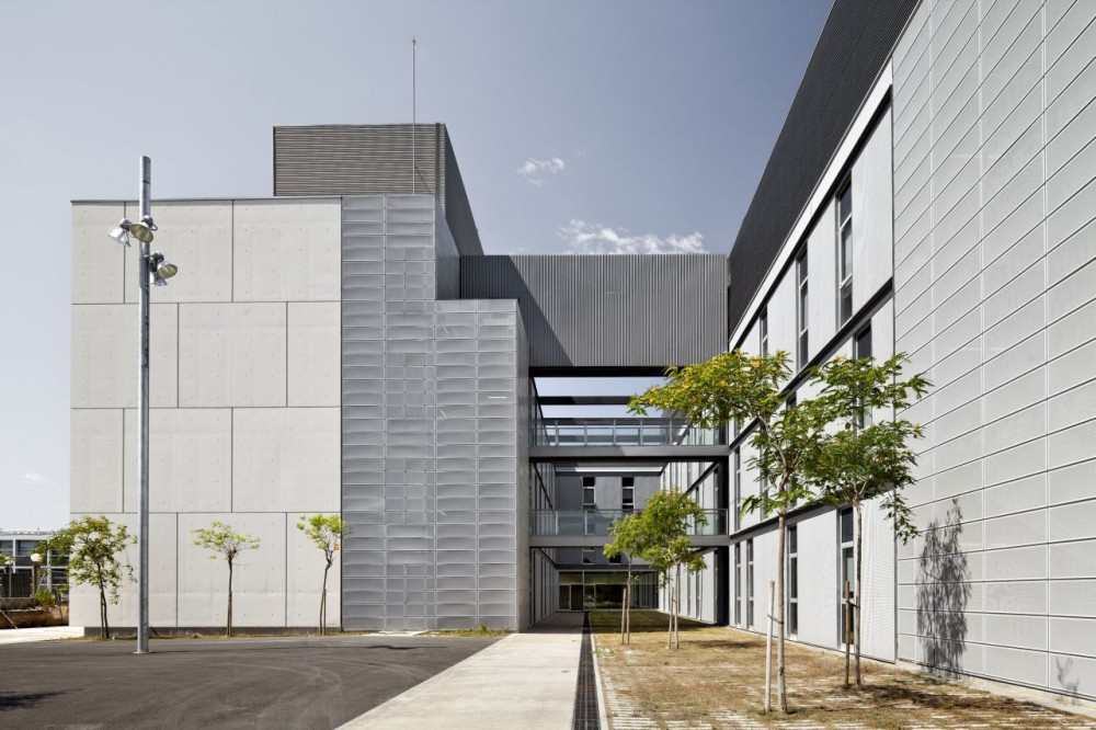 Research Center in Sustainable Chemistry – Tarragona University  / taller 9s arquitectes