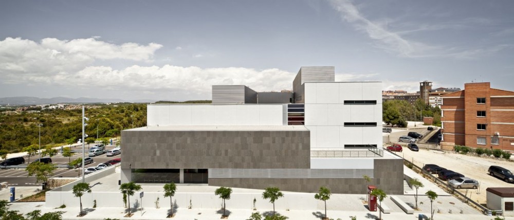 Research Center in Sustainable Chemistry – Tarragona University  / taller 9s arquitectes