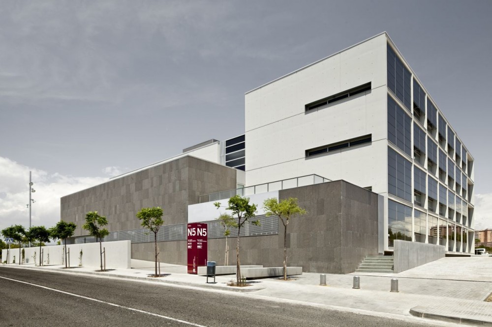 Research Center in Sustainable Chemistry – Tarragona University  / taller 9s arquitectes