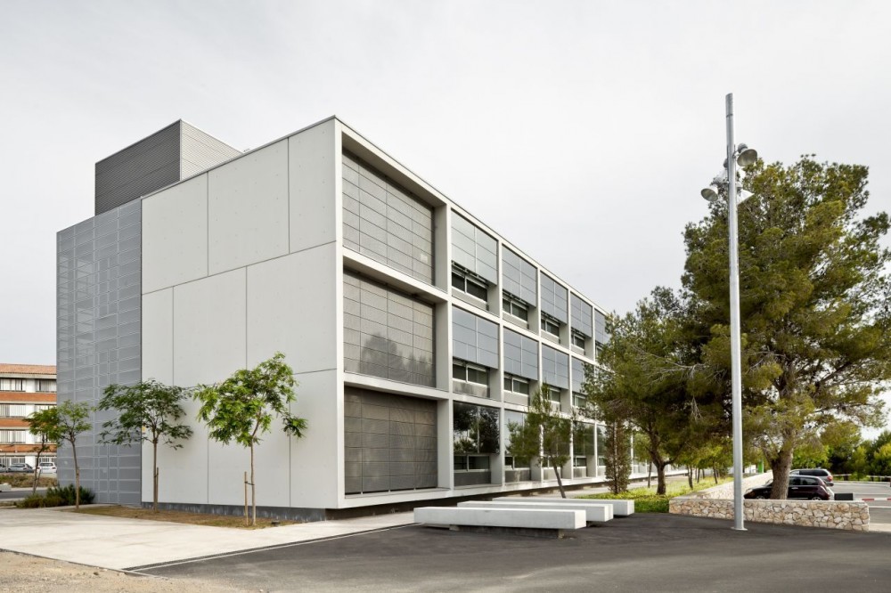Research Center in Sustainable Chemistry – Tarragona University  / taller 9s arquitectes