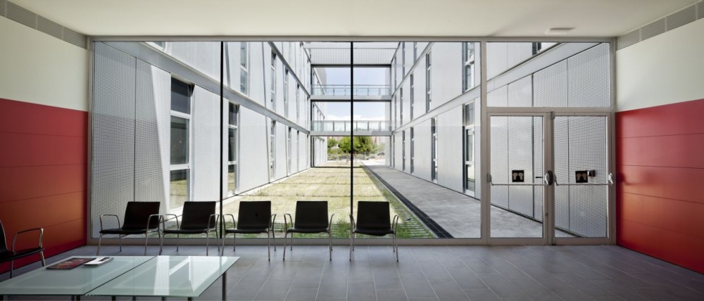 Research Center in Sustainable Chemistry – Tarragona University  / taller 9s arquitectes
