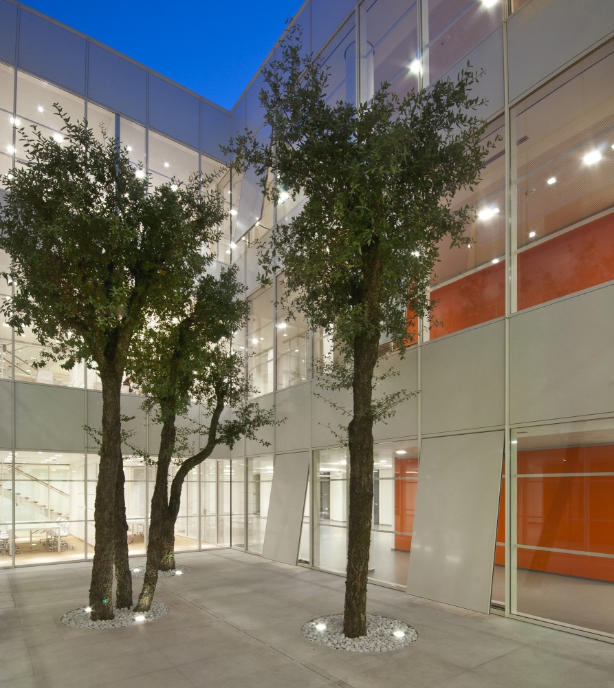 Casillo Headquarters in Corato / Alvisi Kirimoto + Partners