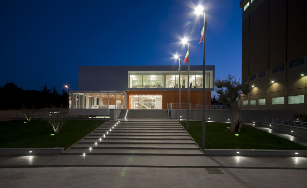 Casillo Headquarters in Corato / Alvisi Kirimoto + Partners