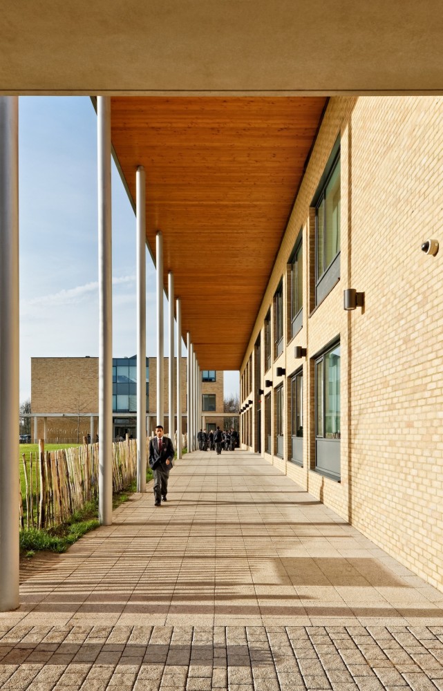 Crown Woods College / Nicholas Hare Architects