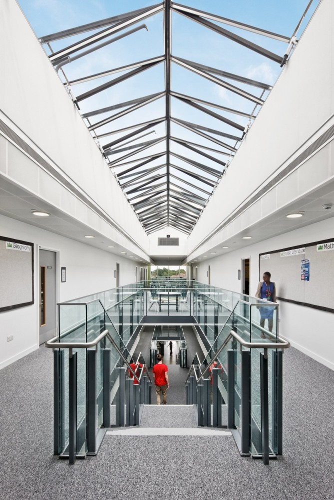 Crown Woods College / Nicholas Hare Architects