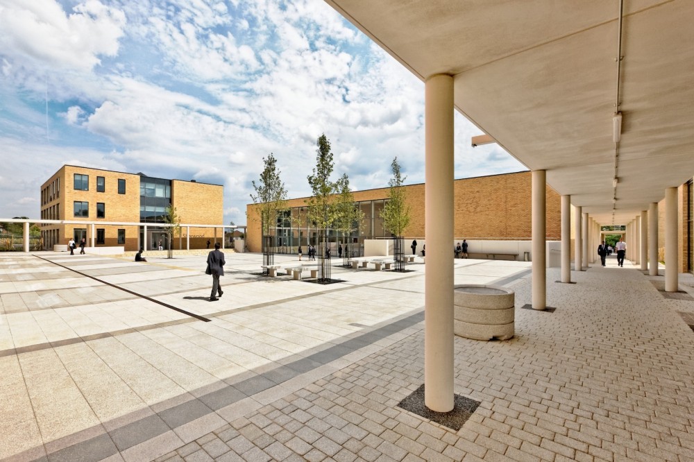 Crown Woods College / Nicholas Hare Architects
