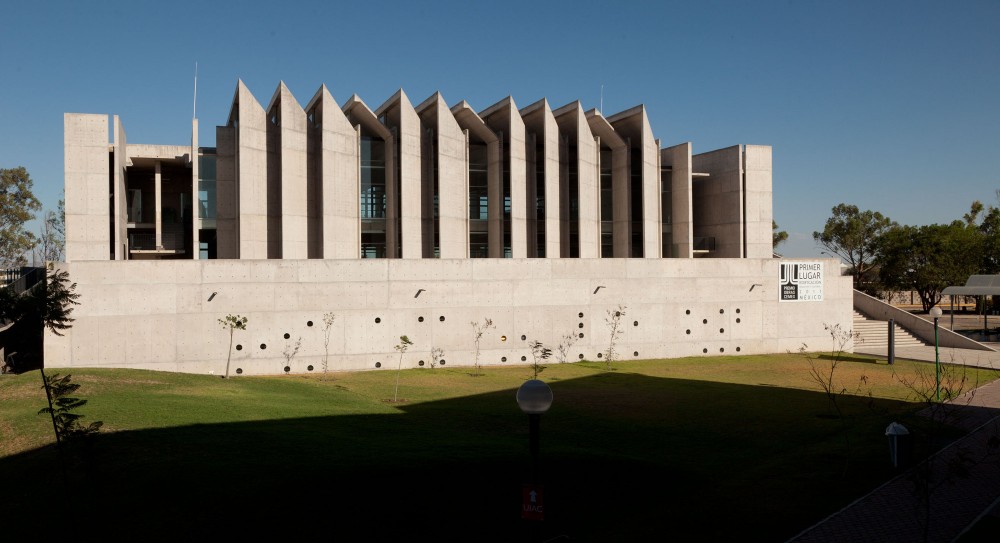 UIAC / Landa Arquitectos