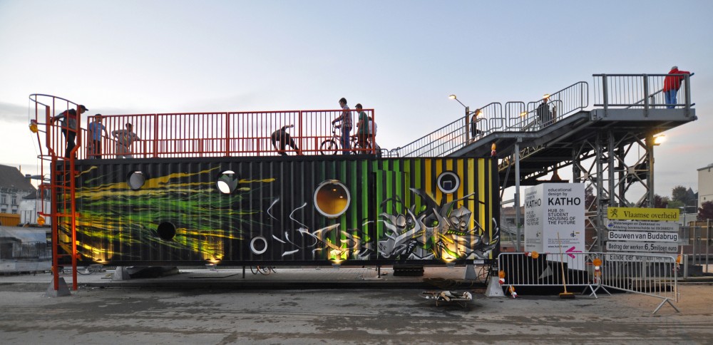 Hub 01 – Mobile Student Housing Terminal / dmvA Architecten + A3 Architects