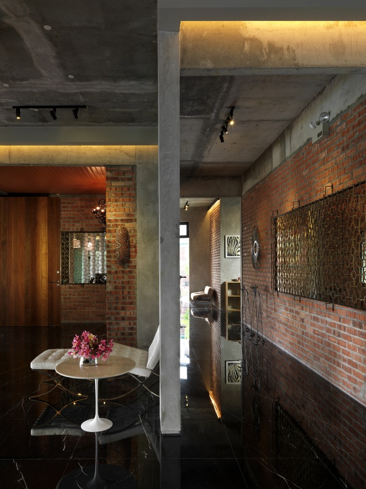 S11 House / ArchiCentre