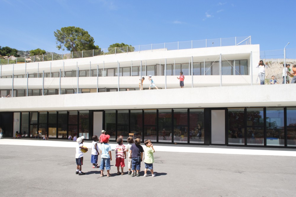 13 Class Primary School in Beausoleil / CAB Architects