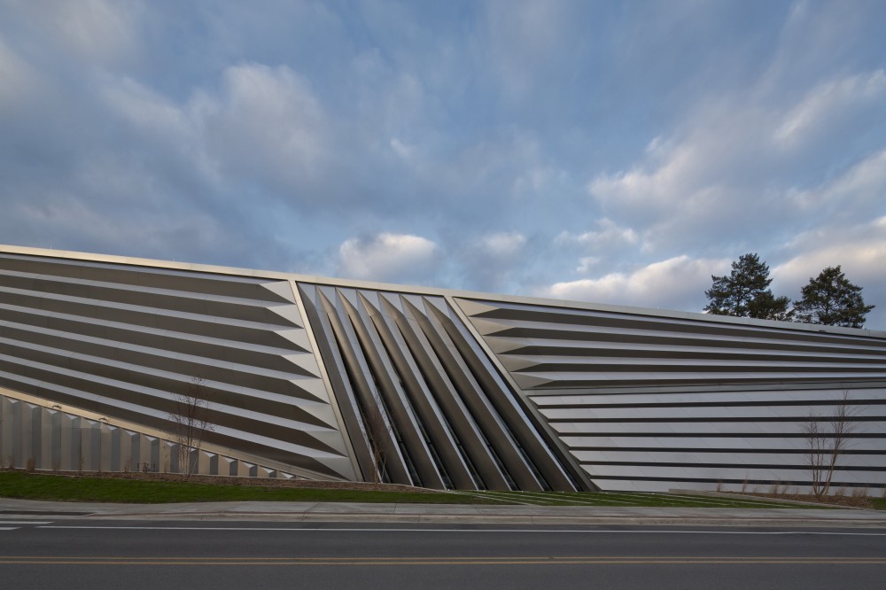 Eli & Edythe Broad Art Museum / Zaha Hadid by Brad Feinknopf