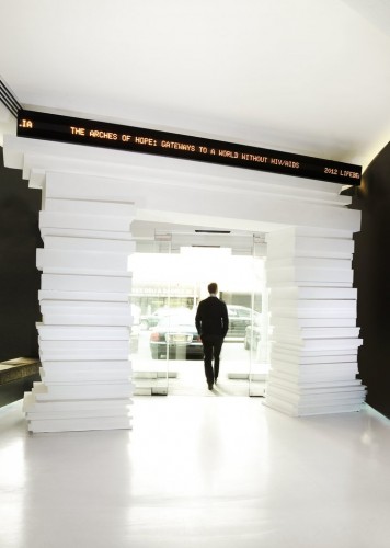 Artist Antonio Pio Saracino & Salt ‘N Pepa to Unveil Arches of Hope Installation (3)