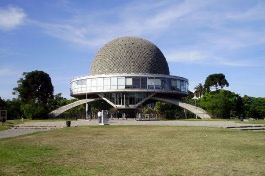 Planetario Galileo Galilei Gets Inflatable Headphones (3)