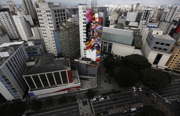 Graffiti Artist’s Mural Honors Oscar Niemeyer