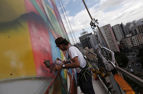 Graffiti Artist’s Mural Honors Oscar Niemeyer