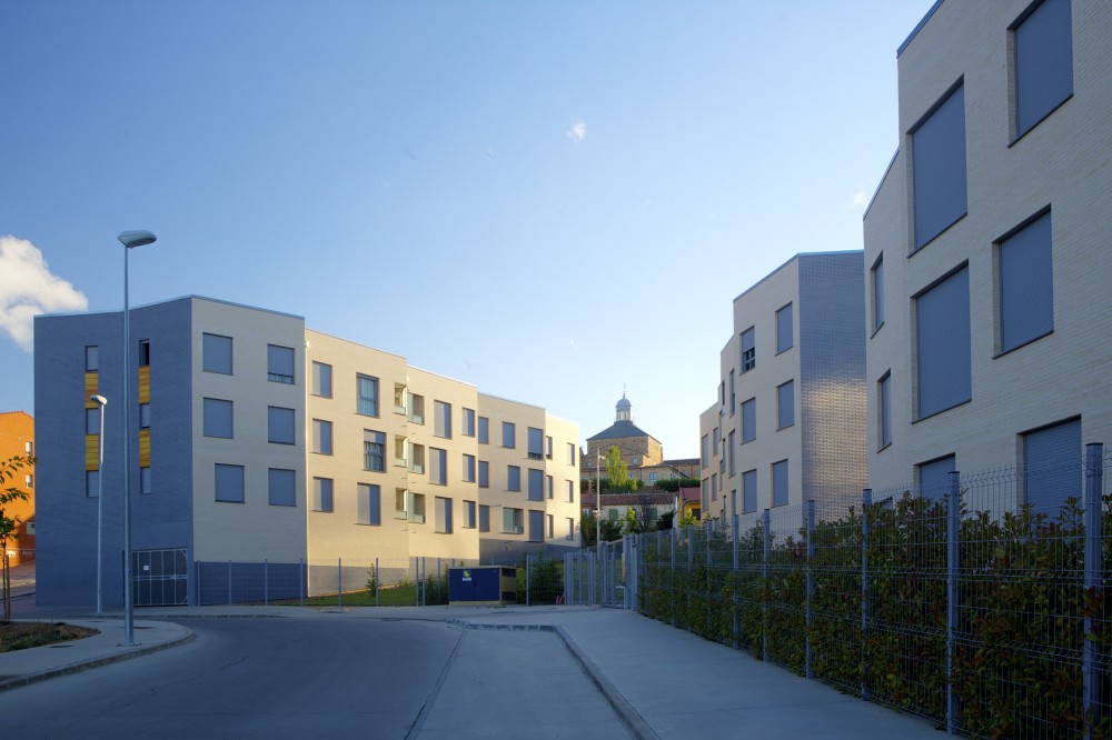 Parcial Plan R-8 (90 + 15 housing) / Virginiaarq