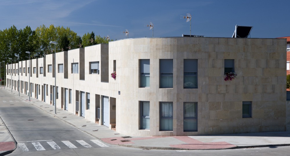 Parcial Plan R-8 (90 + 15 housing) / Virginiaarq