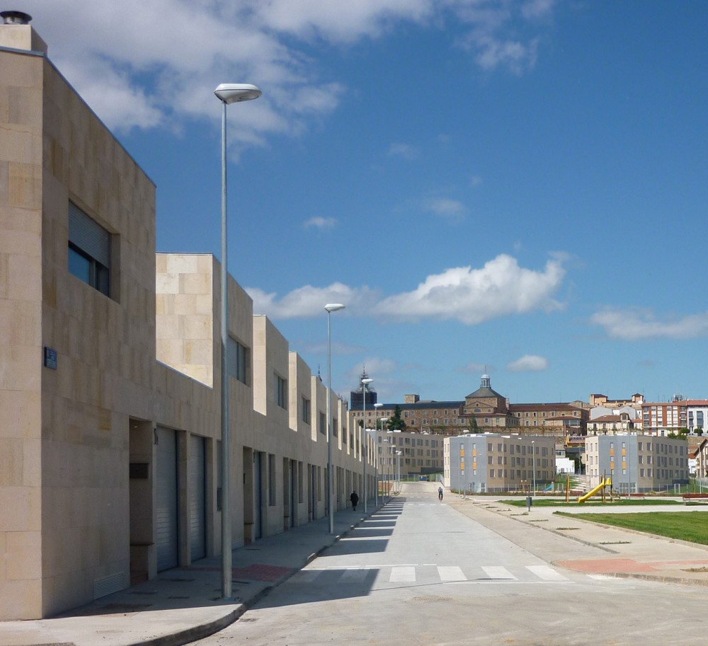 Parcial Plan R-8 (90 + 15 housing) / Virginiaarq