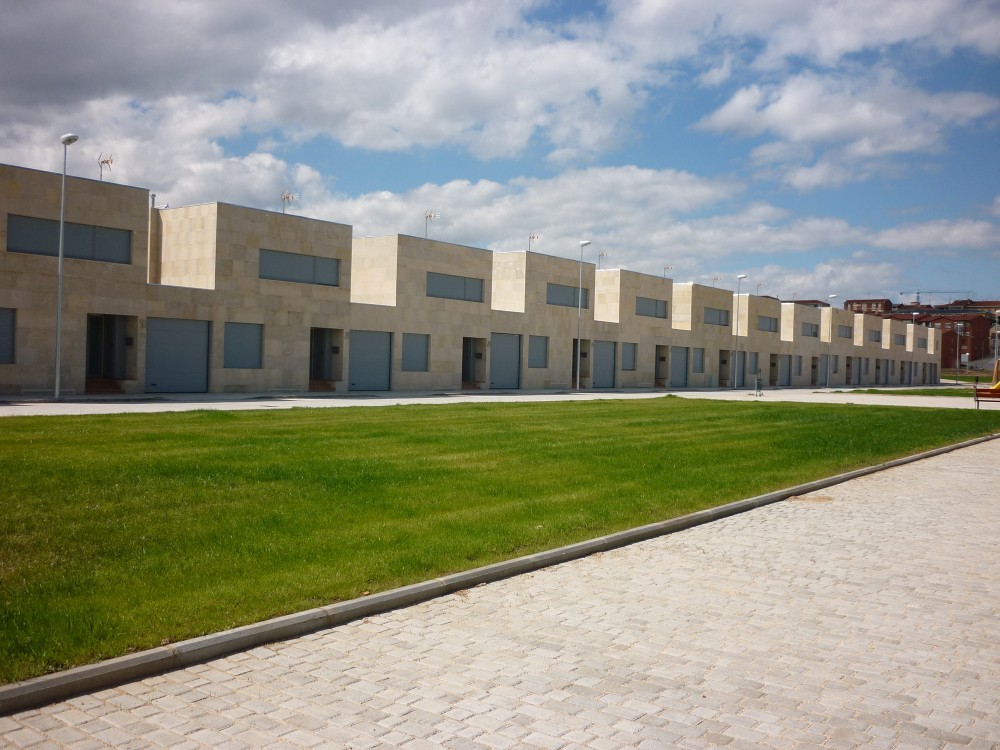Parcial Plan R-8 (90 + 15 housing) / Virginiaarq