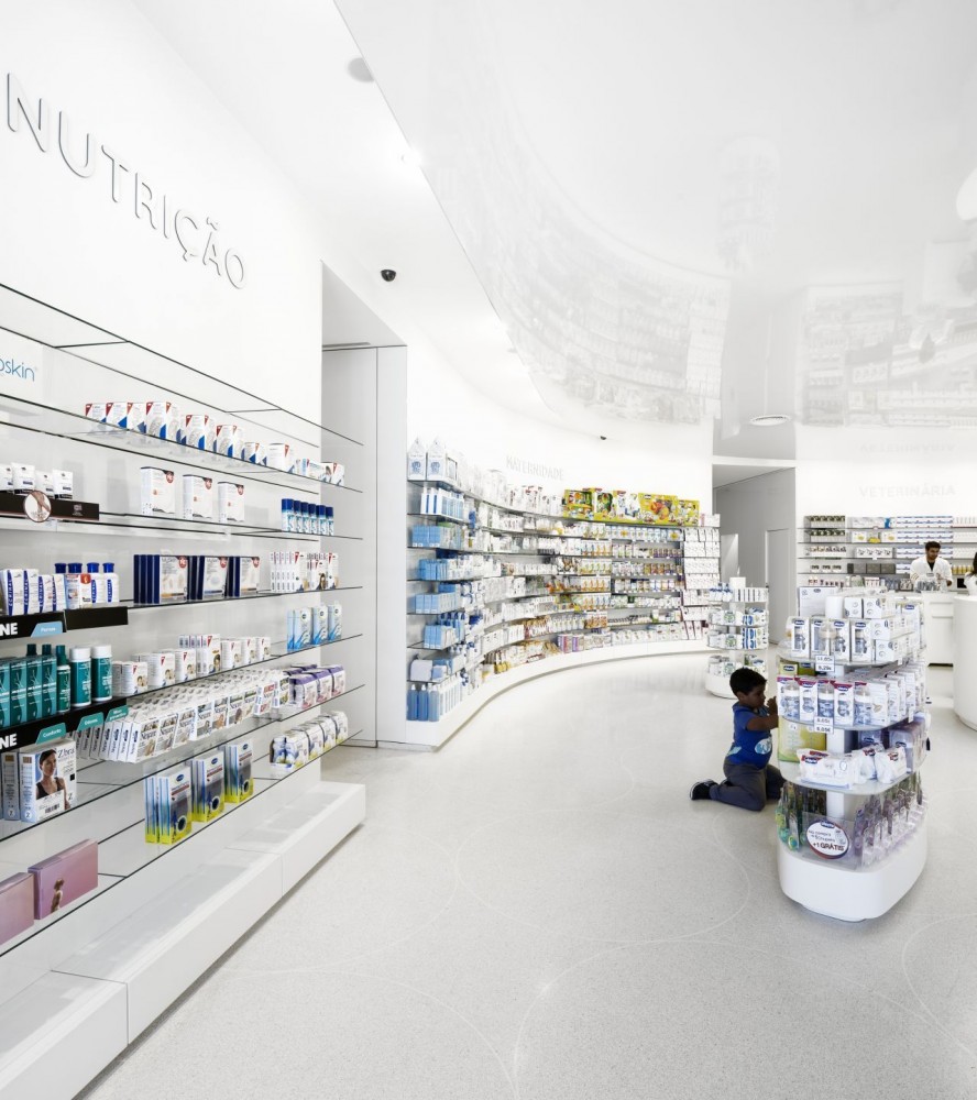 Lordelo Pharmacy / José Carlos Cruz – Arquitecto