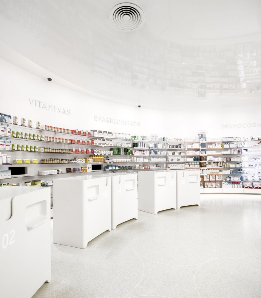 Lordelo Pharmacy / José Carlos Cruz – Arquitecto