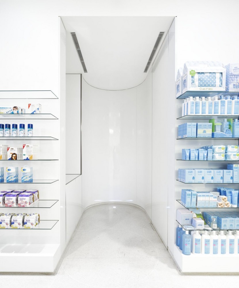 Lordelo Pharmacy / José Carlos Cruz – Arquitecto