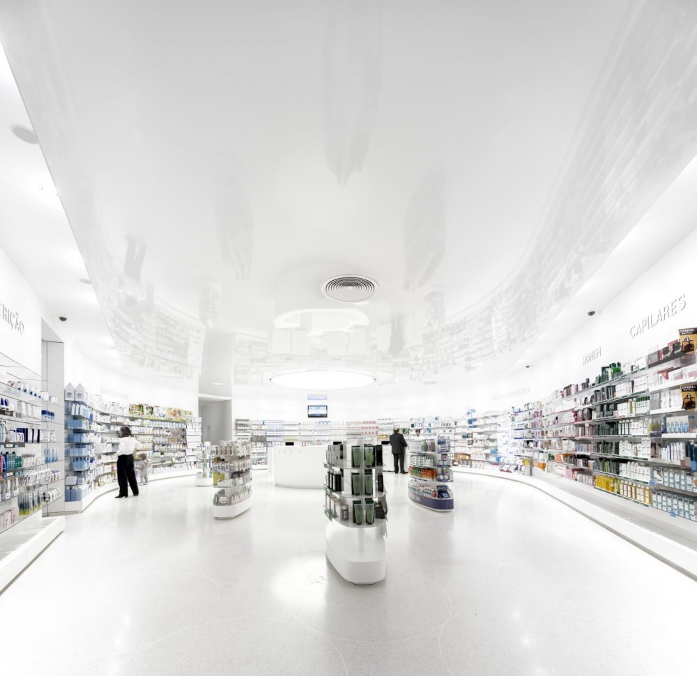 Lordelo Pharmacy / José Carlos Cruz – Arquitecto