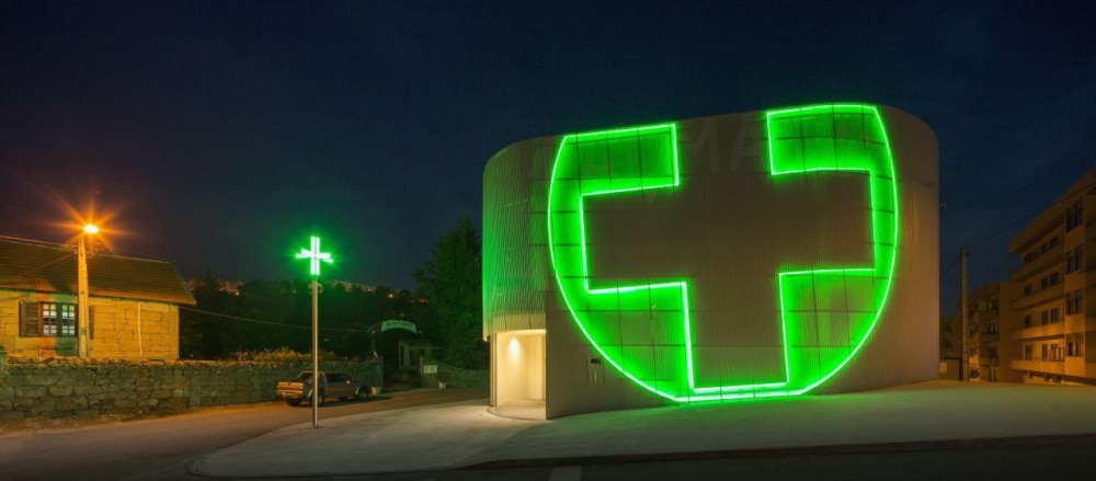 Lordelo Pharmacy / José Carlos Cruz – Arquitecto