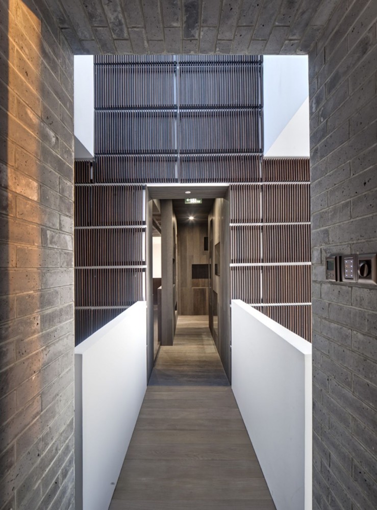 Yingjia Club at Vanke Beijing / Neri & Hu