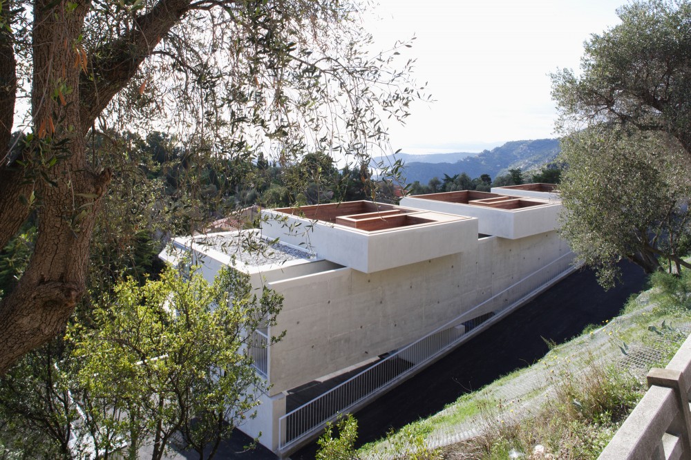 Strip of Six Apartments in Eze / CAB Architects
