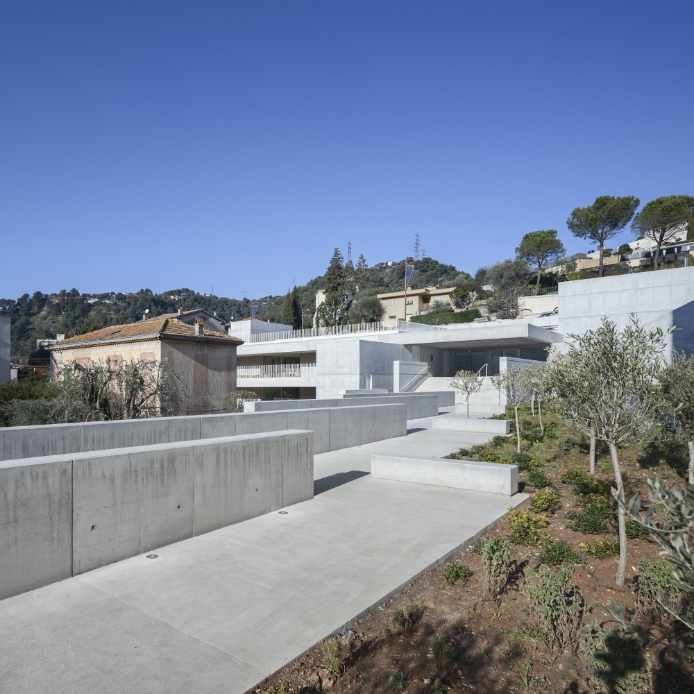Children’s Day Care Center in La Trintite / CAB Architects