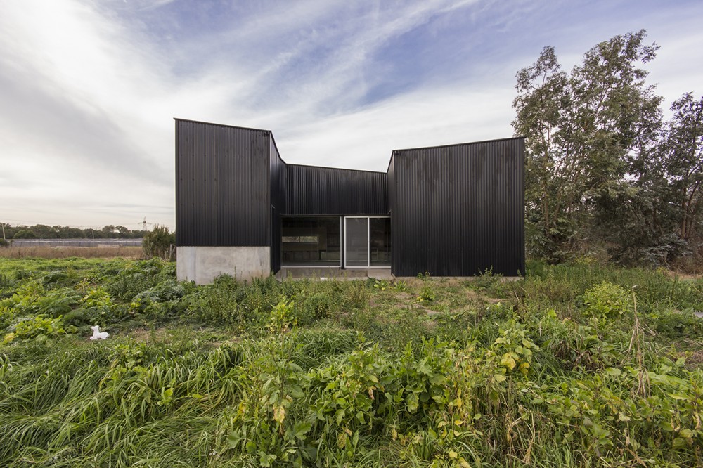 Herrera Studio-House / Cekada-Romanos Arquitectos
