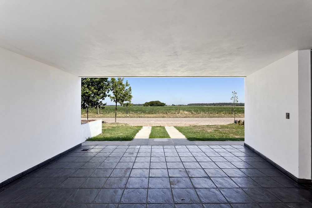 Fiore House / Cekada-Romanos Arquitectos