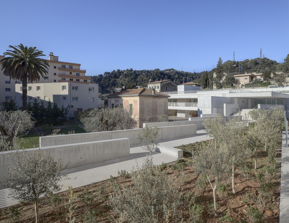Children’s Day Care Center in La Trintite / CAB Architects