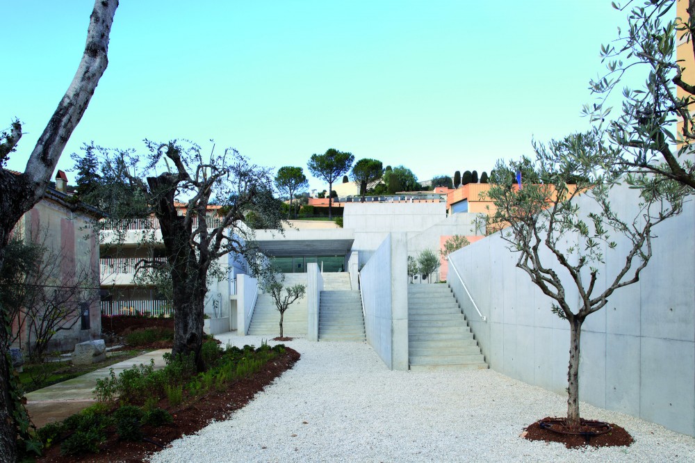 Children’s Day Care Center in La Trintite / CAB Architects
