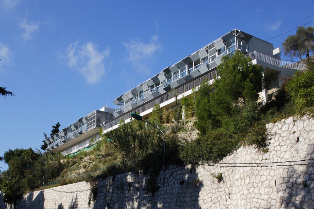 Strip of Six Apartments in Eze / CAB Architects
