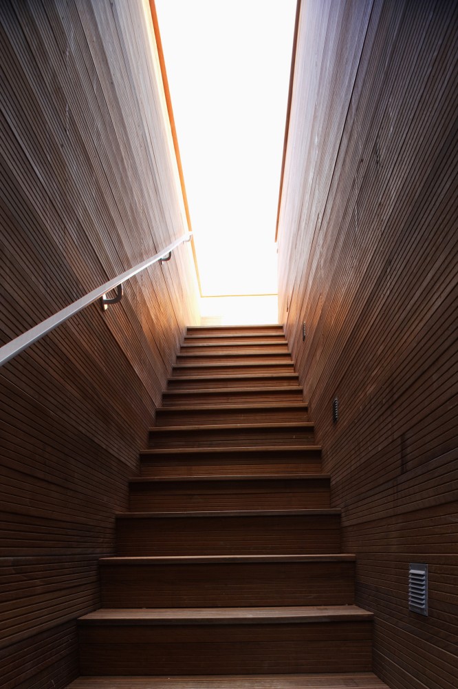 Strip of Six Apartments in Eze / CAB Architects