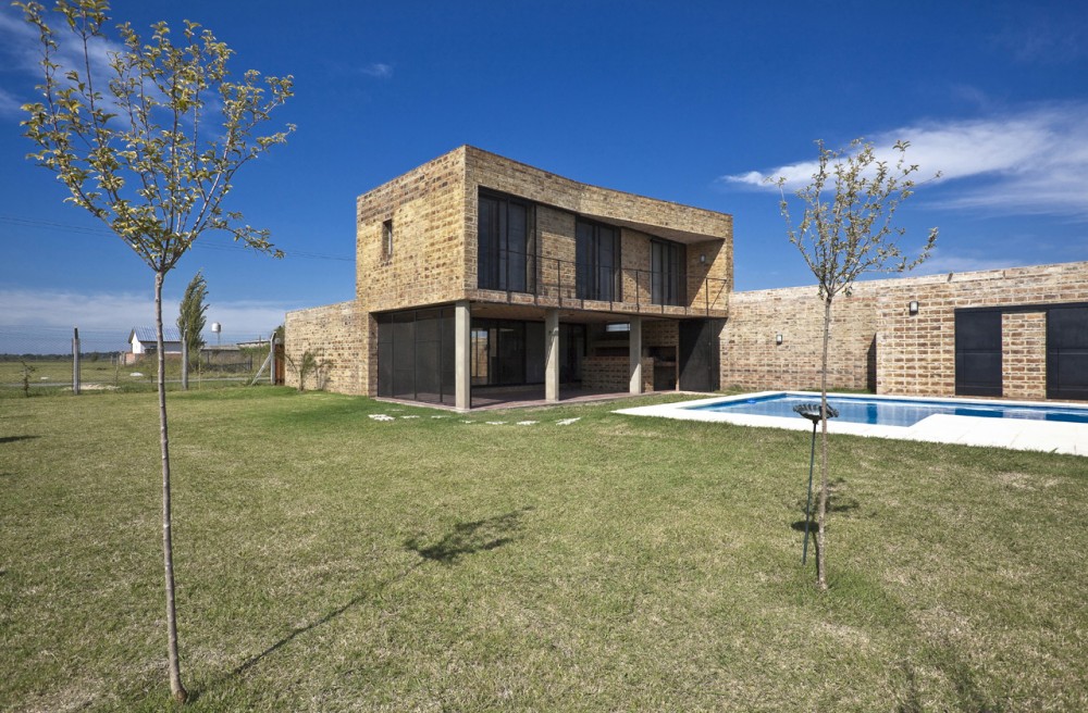 Alejandra House / Cekada-Romanos Arquitectos