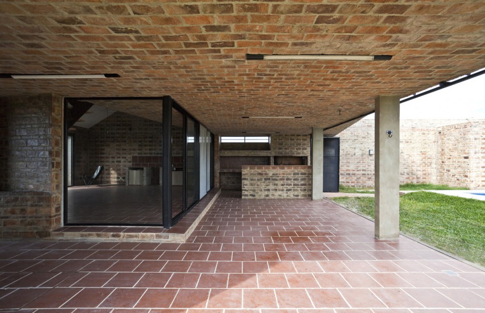 Alejandra House / Cekada-Romanos Arquitectos