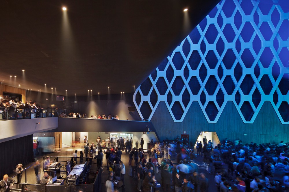 El Plaza Condesa / Muñohierro + Esrawe Studio