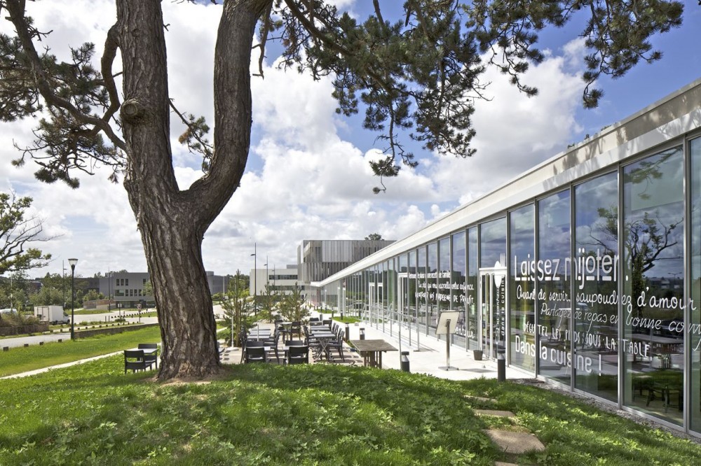 Pole Services / Barré Lambot Architectes