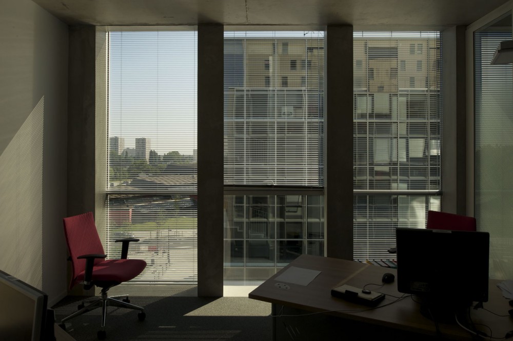 Tripode Office Building / Barré Lambot Architectes