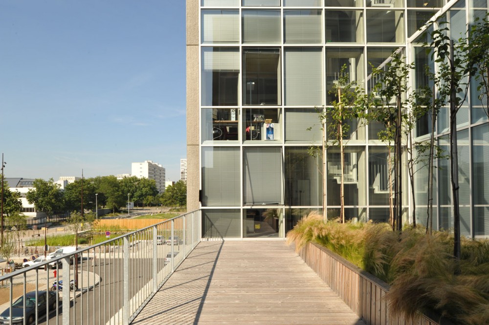 Tripode Office Building / Barré Lambot Architectes