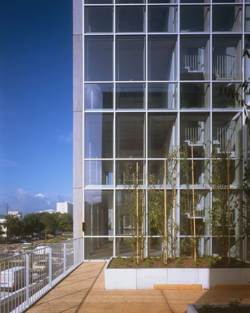 Tripode Office Building / Barré Lambot Architectes