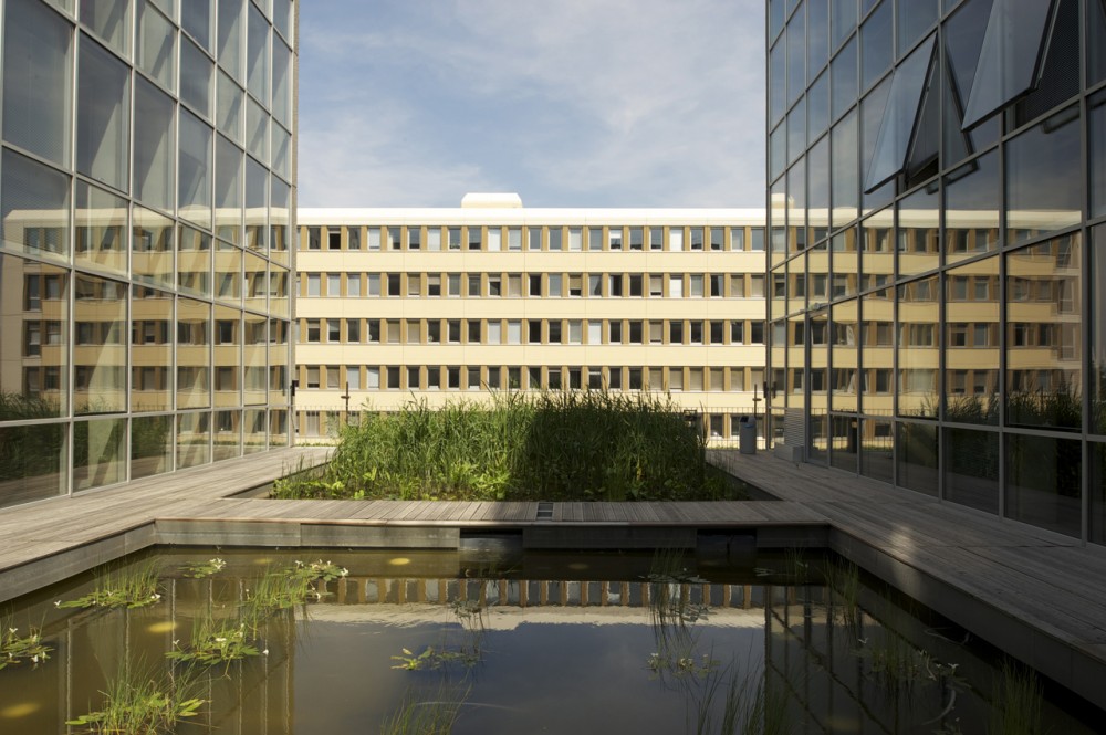 Tripode Office Building / Barré Lambot Architectes