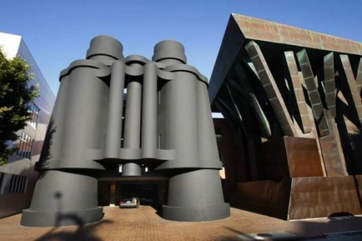 © Frank Gehry’s 1991 Chiat/Day building. Credit: Allen J. Schaben/Los Angeles Times