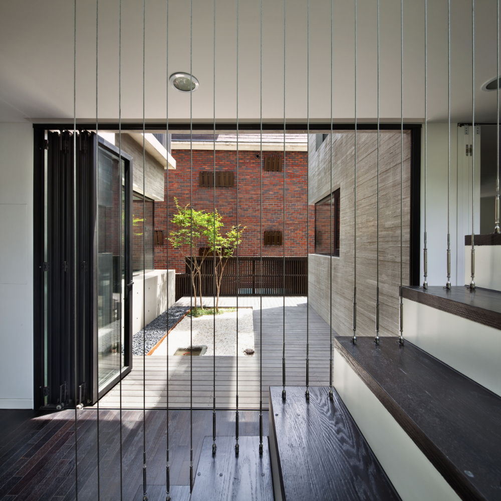 H-House / BANG by MIN – Sae Min Oh