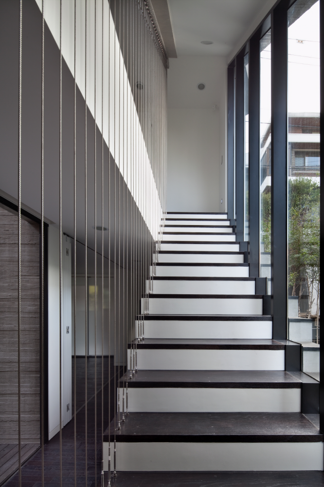 H-House / BANG by MIN – Sae Min Oh