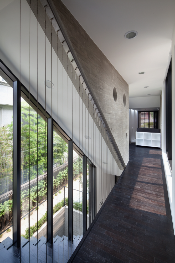 H-House / BANG by MIN – Sae Min Oh
